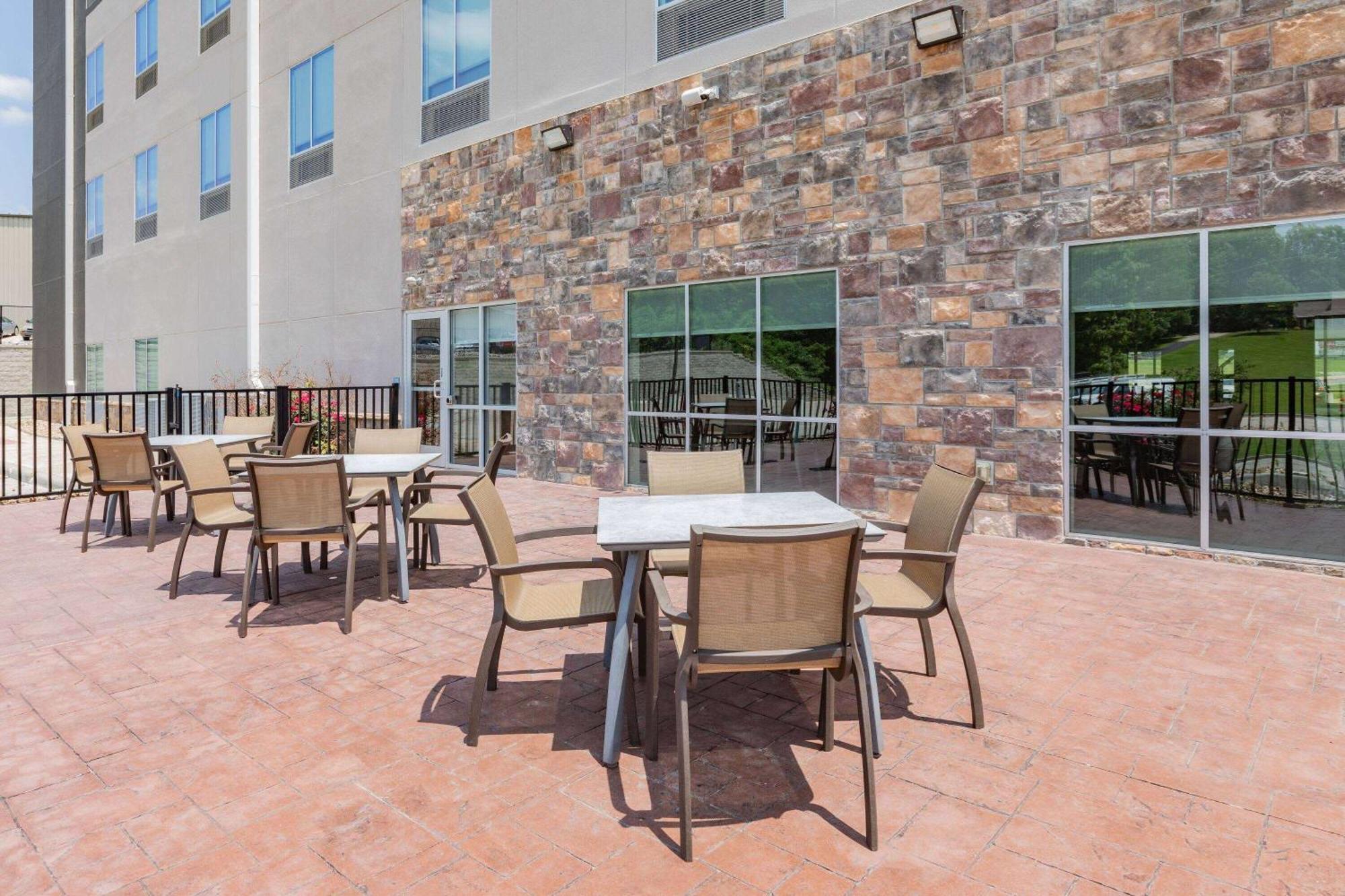La Quinta Inn & Suites By Wyndham Jackson-Cape Girardeau Exteriér fotografie